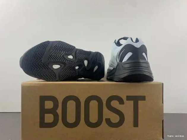 hype Boost Yeezy 700 Adidas Tint Blue MNVN GZ0711 0518